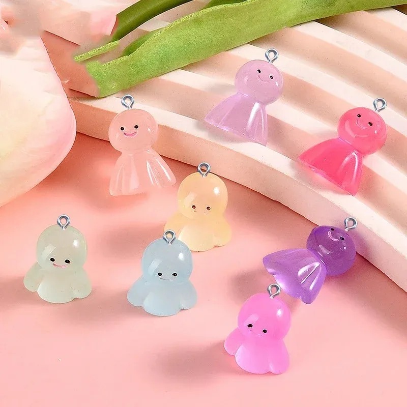 Resin Art Products - 10 ชิ้นเรซิ่นรูปการ์ตูนเรืองแสงในที่มืด จี้เรืองแสง อุปกรณ์งานฝีมือ DIY สำหรับต่างหู