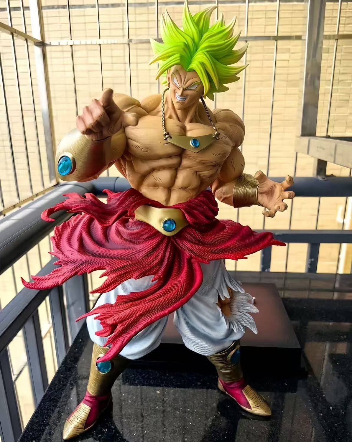 ดราก้อนบอล Z โบรลี่ อนิเมะฟิกเ - Resin Art Dragon Ball Z บทวิจารณ์และราคา