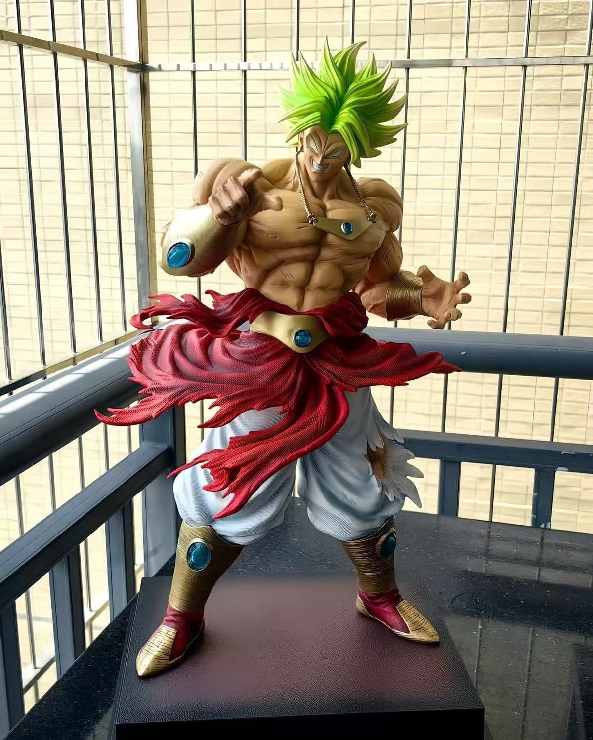 ดราก้อนบอล Z โบรลี่ อนิเมะฟิกเ - Resin Art Dragon Ball Z บทวิจารณ์และราคา